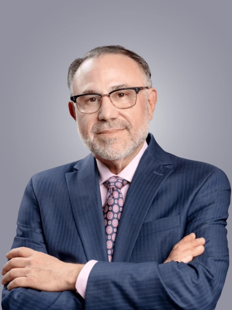 Dr. Michael Gold providing dermatologic care to patients in Nashville